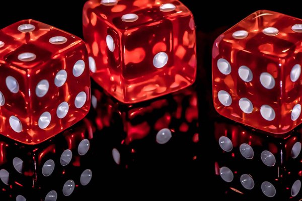 Quels sont les bonus et les promotions offerts par les casinos en ligne?