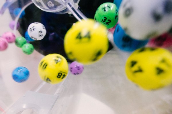 Comment augmenter ses chances de gagner aux loteries internationales