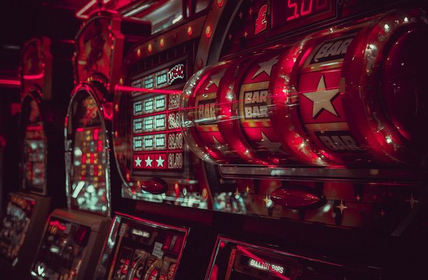 Comment jouer aux machines à sous en ligne ?